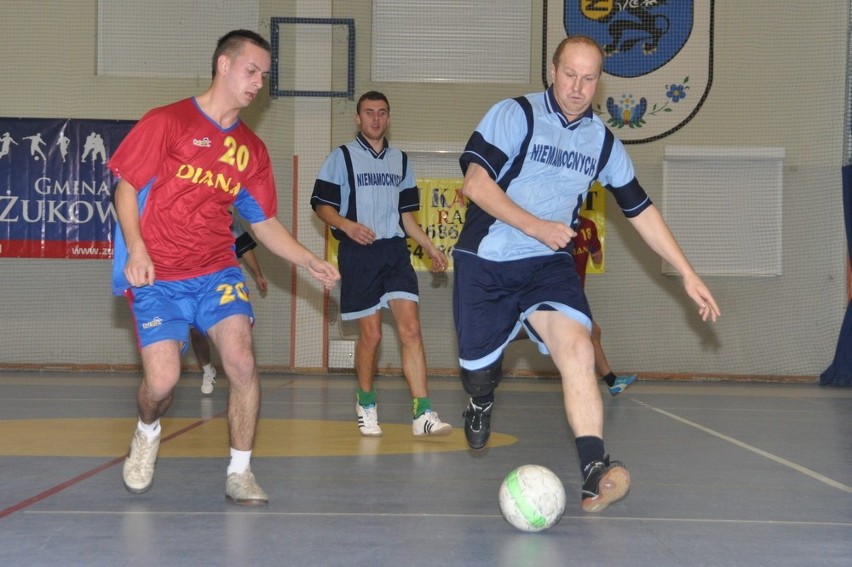 Żukowska Liga Futsalu. Zdjęcia z meczów Borkowa, Czapli, Niestępowa i Rutek