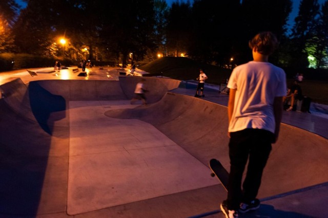 Bronowicki skatepark pogrążony w ciemności