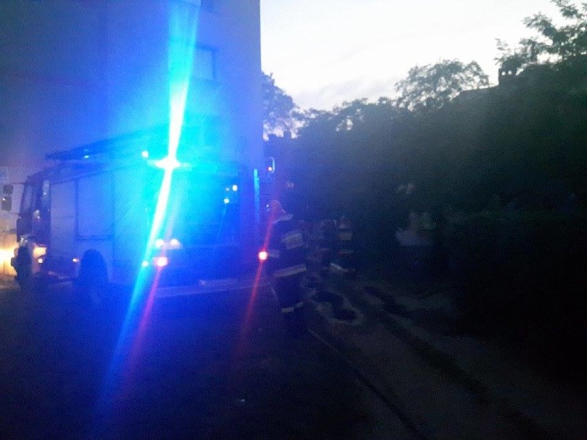 Pożar w domu przy ul. Bojańczyka we Włocławku [zdjęcia]