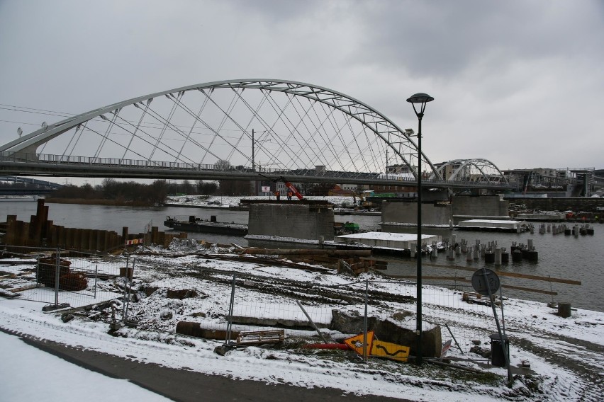 Trwa budowa kolejnego mostu nad Wisłą w Krakowie