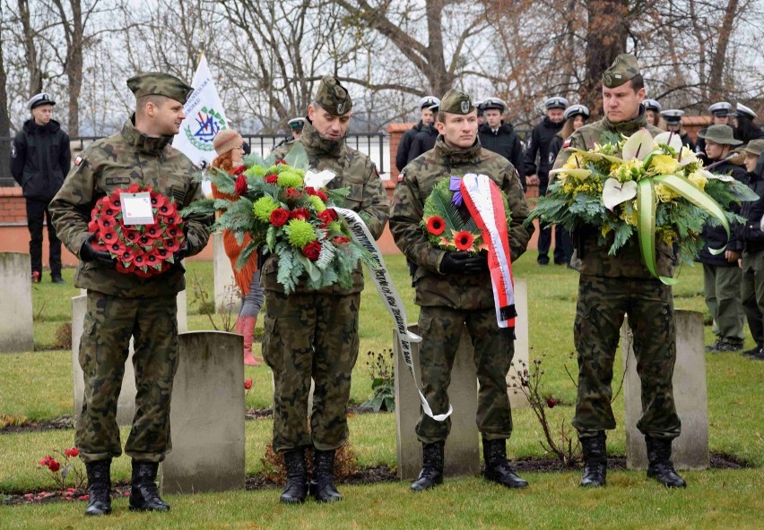 Dzień Pamięci 2016 w Malborku [ZDJĘCIA]. Złożyli hołd żołnierzom brytyjskim 