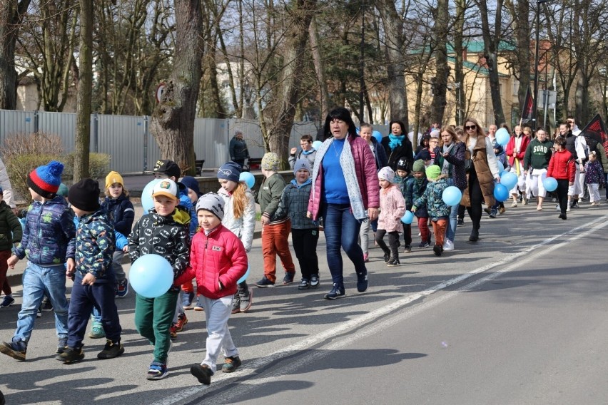 Ulicami Wejherowo jak co roku przeszedł niebieski marsz