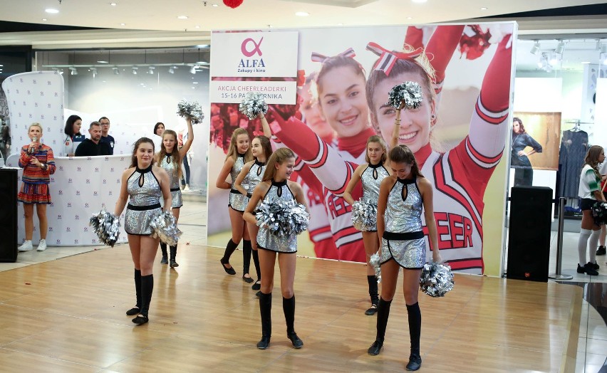 W Alfa Centrum w Gdyni trwa akcja cheerleaderki. W weekend w...