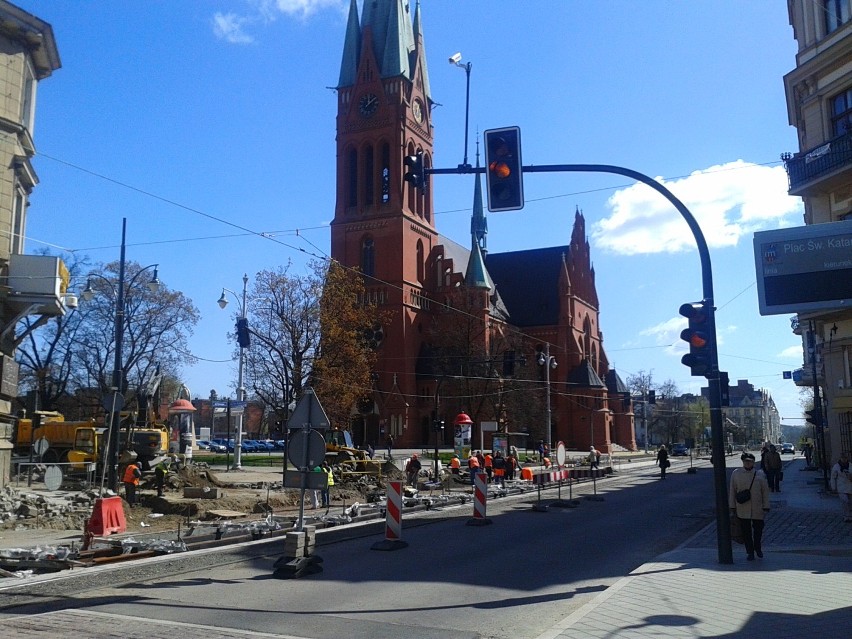 Trwają drogowe prace na ul. Szumana w Toruniu [zdjęcia]