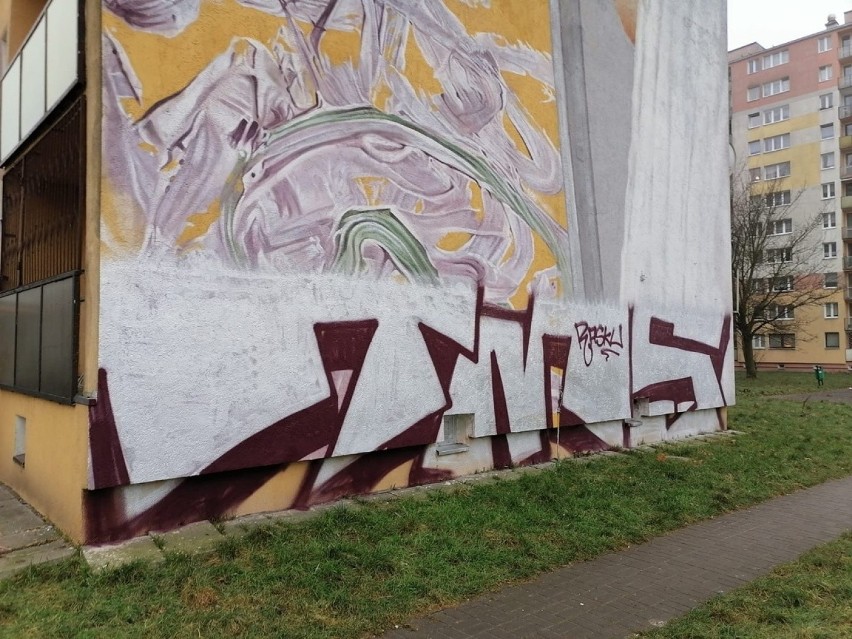 Łódź: Zdewastowany mural na Zarzewie. Władze spółdzielni zawiadomiły policję