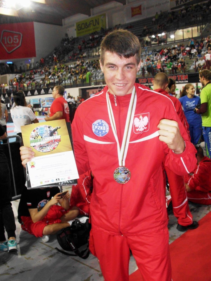 Miłosz Fluder brązowym medalistą Mistrzostw Świata juniorów w kickboxingu [ZDJĘCIA]