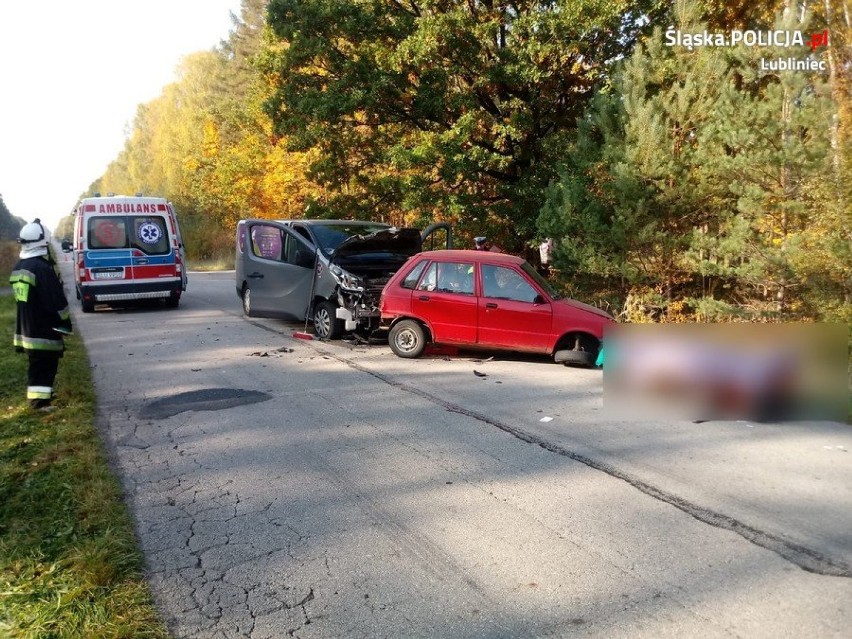 Śmiertelny wypadek w Koszwicach. W wyniku zderzenia dwóch pojazdów zginęła 60-letnia kobieta. Do wypadku doszło też w Pawonkowie [ZDJĘCIA]