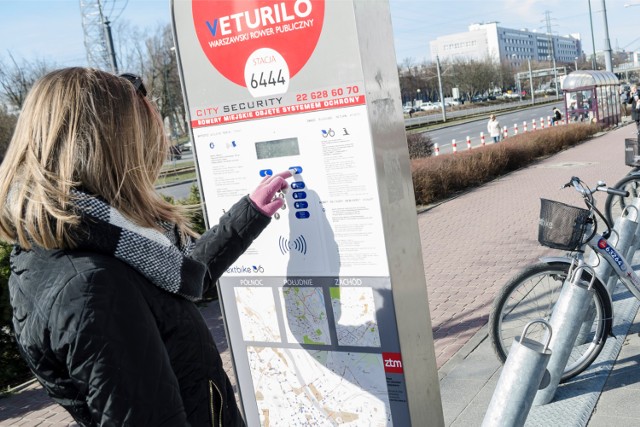 W tym roku aż 80 tys. mieszkańców Warszawy przesiadło się na rowery miejskie. W systemie Veturilo zarejestrowało się już łącznie ponad 370 tys. osób, co, zdaniem miasta, czyni warszawską sieć jedną z największych w Europie.