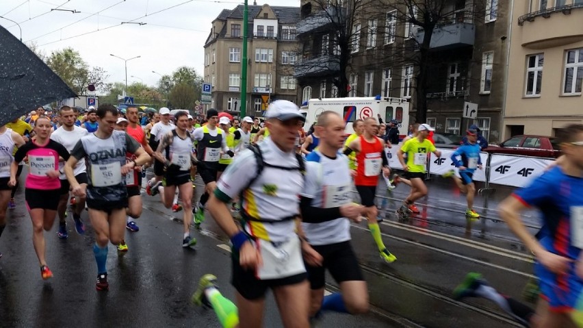 PKO Poznań Półmaraton: Zdjęcia ze startu półmaratonu. Odnajdź siebie! - część 1 [WIELKA GALERIA]