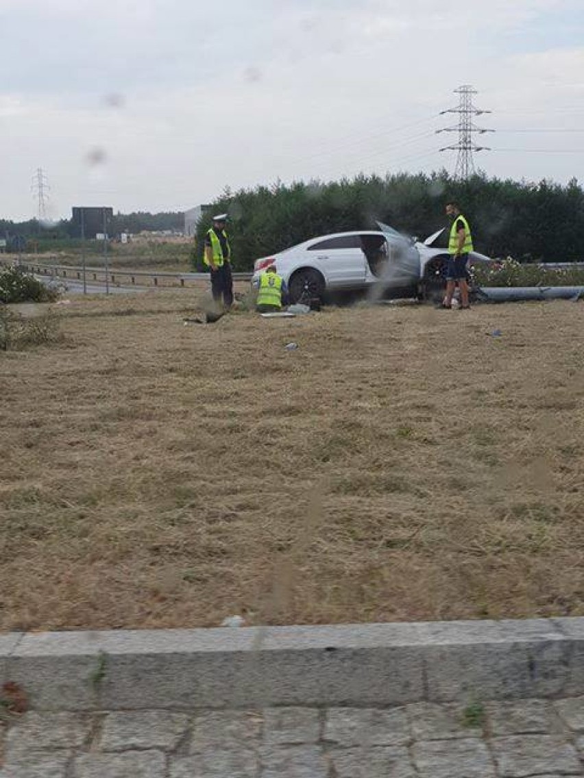 Wypadek na rondzie Solidarności RI w Sieradzu