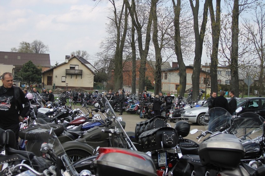 Otwarcie sezonu motocyklowego w Lutogniewie [ZDJĘCIA + FILM]
