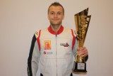 Ariel Piotrowski najlepszy w Benzina Kart Clash podczas Verva Street Racing na Stadionie Narodowym