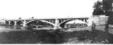 Most nad Sołą w Oświęcimiu był przed wojną dumą mieszkańców. Niewiele było wtedy takich obiektów w Polsce. Zobaczcie zdjęcia archiwalne