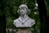 Śladami Mikołaja Kopernika: Które miasta w Polsce są nierozerwalnie związane z życiem i pracą astronoma? 