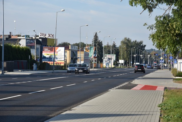 Remont ulicy Krakowskiej obejmował odcinek o długości 440 metrów. Wymieniona została podbudowa i nawierzchnia jezdni, chodników i zatok autobusowych