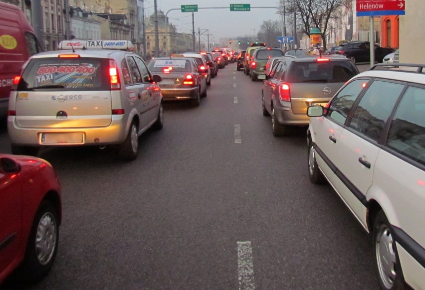 Remonty ulic najwyraźniej nie pomagają kierowcom. Średnia...