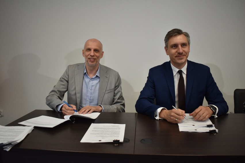 Od lewej: Arkadiusz Biedulski, prezes zarządu  UOS Drilling...
