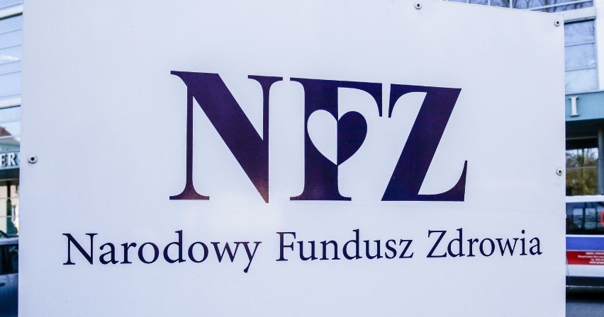 Narodowy Fundusz Zdrowia zaleca ograniczenie do niezbędnego...