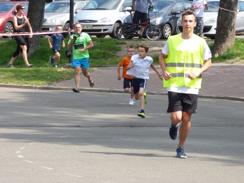 Dziecięce biegi w Mikołowie: przyszły tłumy