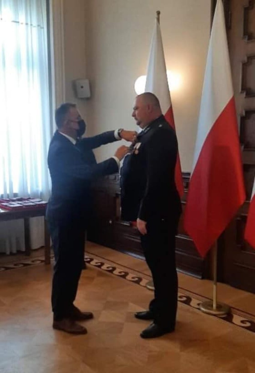 Krwiodawcy z powiatu łęczyckiego odznaczeni Krzyżami Zasługi ZDJĘCIA