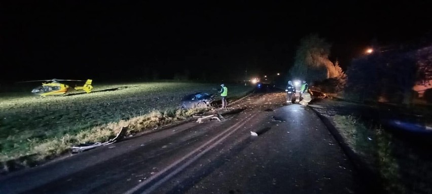 Wypadek w Dąbrowie. Strażacy udzielili pierwszej pomocy...