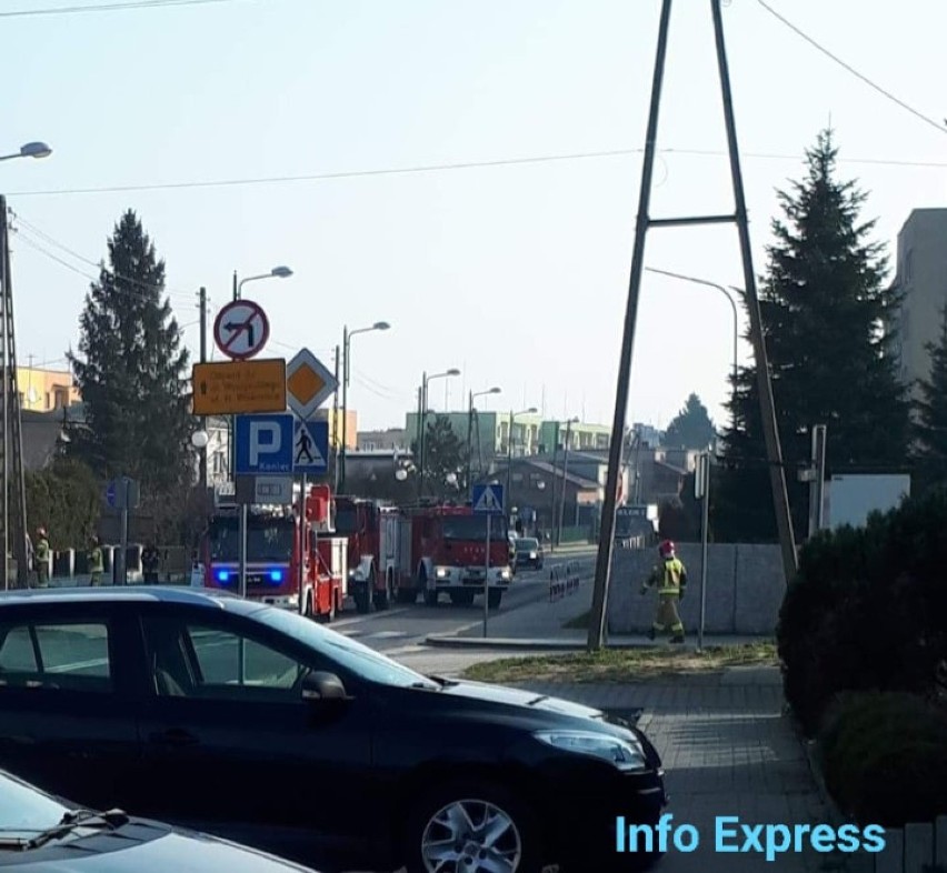 Lubliniec: Rozszczelnienie gazociągu na skrzyżowaniu Wyszyńskiego i św. Anny. Ewakuowano kilkadziesiąt osób, skrzyżowanie jest nieprzejezdne