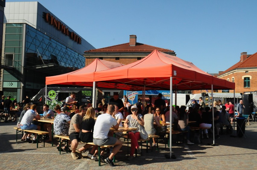 Street Food Polska Festival, czyli zlot food trucków przed Galerią Kazimierz [ZDJĘCIA]