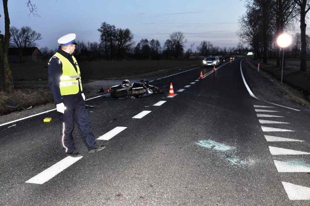 Wczoraj (21.10.2013) wieczorem w miejscowości Golczewo, doszło do śmiertelnego wypadku drogowego. W wyniku zderzenia samochodu osobowego marki opel z motocyklem, zginął 39-letni kierowca jednośladu.

Osoby zaginione - zachodniopomorskie: Zobacz listę osób poszukiwanych! [ZDJĘCIA]

Śmiertelny wypadek w Golczewie