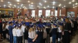 W Szkole Podstawowej nr.1 w Wągrowcu odbyło się pasowanie na ucznia. To było istne święto pierwszoklasistów! [video]