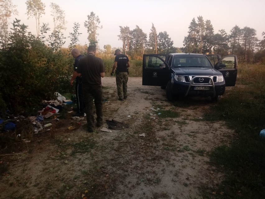 Kolejne nielegalne wysypisko śmieci w lubańskim lesie!