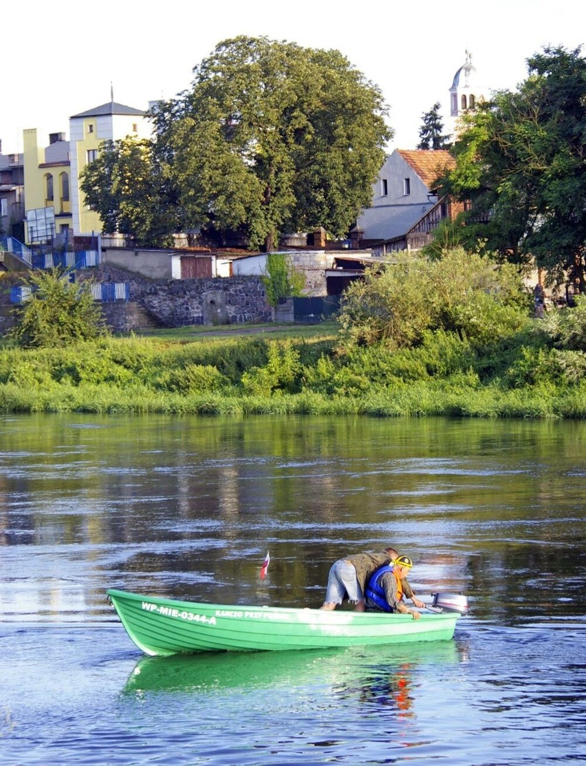 Widok na lewy brzeg Warty w Sierakowie