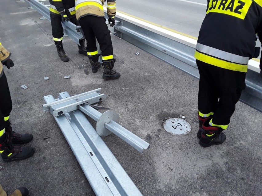 Ćwiczenia strażaków na autostradzie A1 w okolicach Radomska