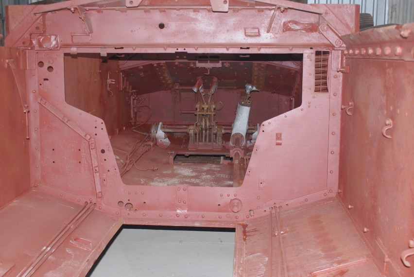 Trwa remont czołgu Walentyna