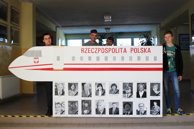 Wystawa "Smoleńsk" w legnickim gimnazjum
