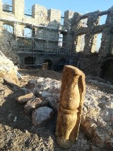Na zamku w Rabsztynie znaleziono kamienną tralkę z XVI wieku