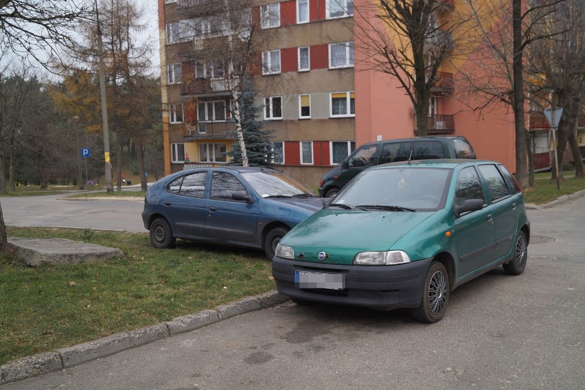 Parkowanie w Olkuszu jest coraz trudniejsze