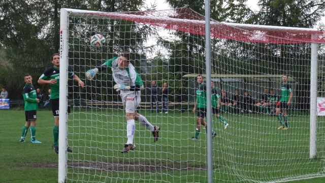 W takich okolicznościach Mateusz Plata skapitulował po raz pierwszy. W Gromcu miejscowy Nadwiślanin pokonał KS Chełmek 2:1.