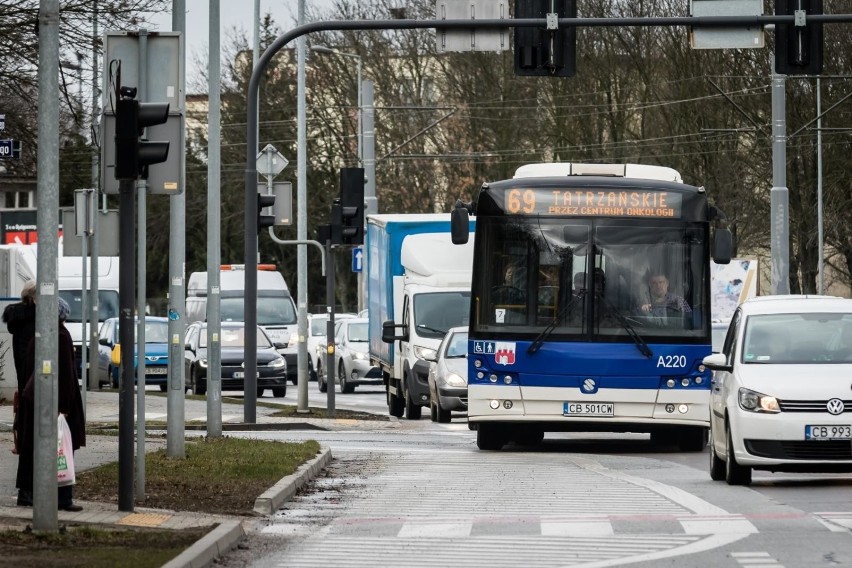 Tańsze bilety dla uczniów z Bydgoszczy. Miasto rozszerza ofertę biletu uczniowskiego