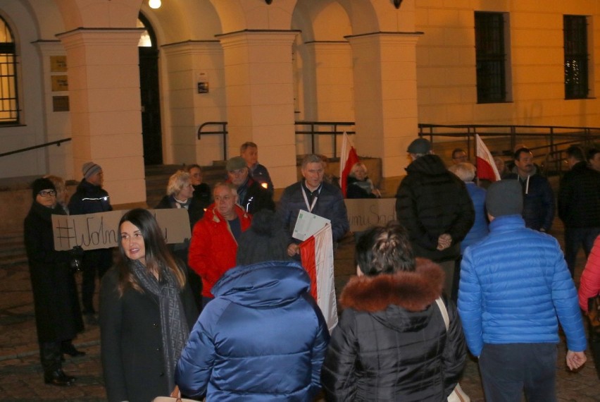 Głogowianie dołączyli do protestów w obronie wolnych sądów