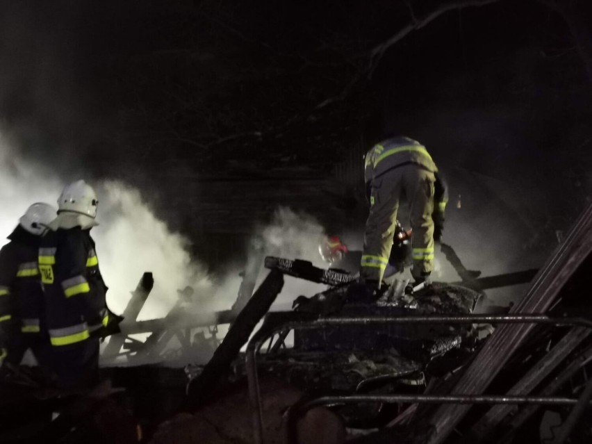 Z pożarem walczyły duże siły strażaków z jednostek OSP i...