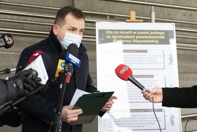 Paweł Rychlik o "śmierdzącym procederze" i "łódzkie taśmy PiS". Poseł z Wielunia zaangażowany w śmieciowy spór