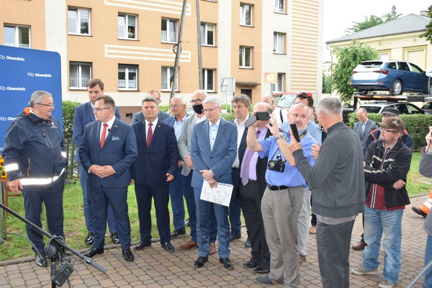 Minister infrastruktury w Wieluniu. Andrzej Adamczyk odwiedził miasto w związku z planem budowy obwodnicy [FOTO, WIDEO]