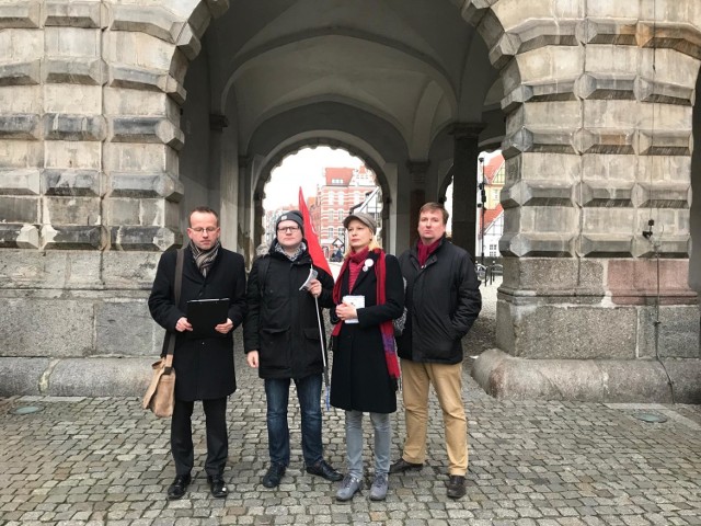 Członkowie gdańskiego koła Ruchu Sprawiedliwości Społecznej apelują o uregulowanie kwestii wynajmu mieszkań w Gdańsku