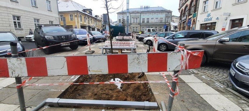 W mijającym roku informowaliśmy, że urząd miasta w Zielonej...