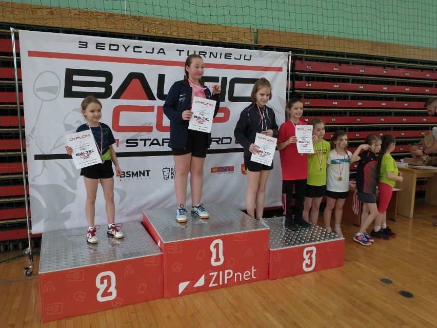Sześć medali ze Starogardu Gdańskiego przywieźli do Bytowa badmintoniści. Natalia grała z kontuzją kostki