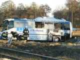 Wypadek w Dzierżanowie - Szynobus uderzył w autobus. Zginął nastolatek!