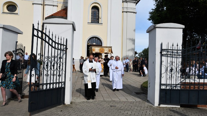 BOŻE CIAŁO: Uroczysta procesja w Zdunach [ZDJĘCIA]