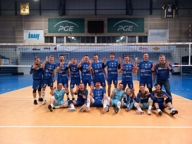 Wojewódzki finał o awans do II ligi siatkówki zostanie rozegrany w Radomsku po tym, jak siatkarze Volley Radomsko wygrali z PGE Skrą II Bełchatów