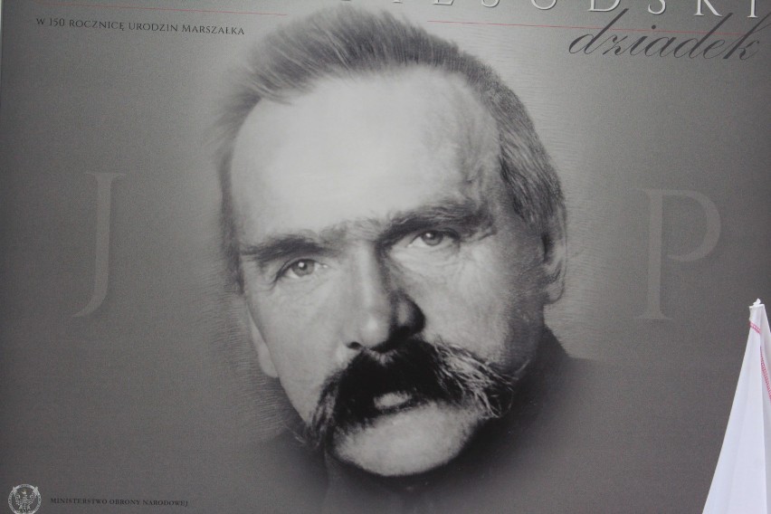 "Józef Piłsudski. Dziadek". Wystawa na Rynku Solnym w Zamościu