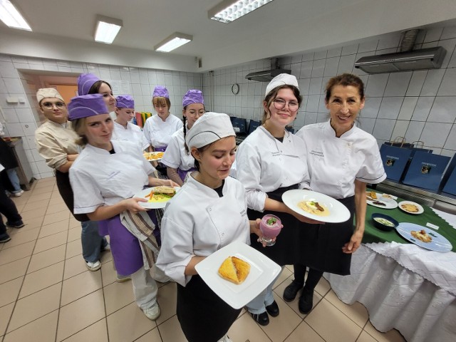 Uczniowie kościerskiego Ekonomika dali pokaz umiejętności kulinarnych